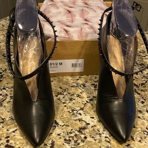 Jessica Simpson
Studded ANKLE Strap Booties